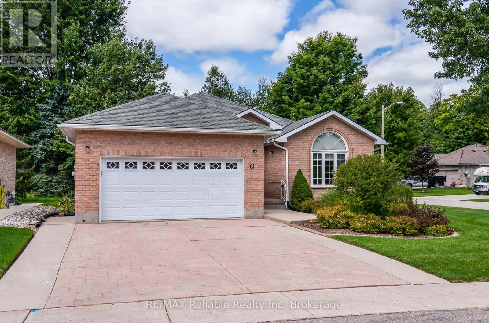 61 CHURCH STREET — Huron East (Seaforth), Ontario - Photo 3 of 50