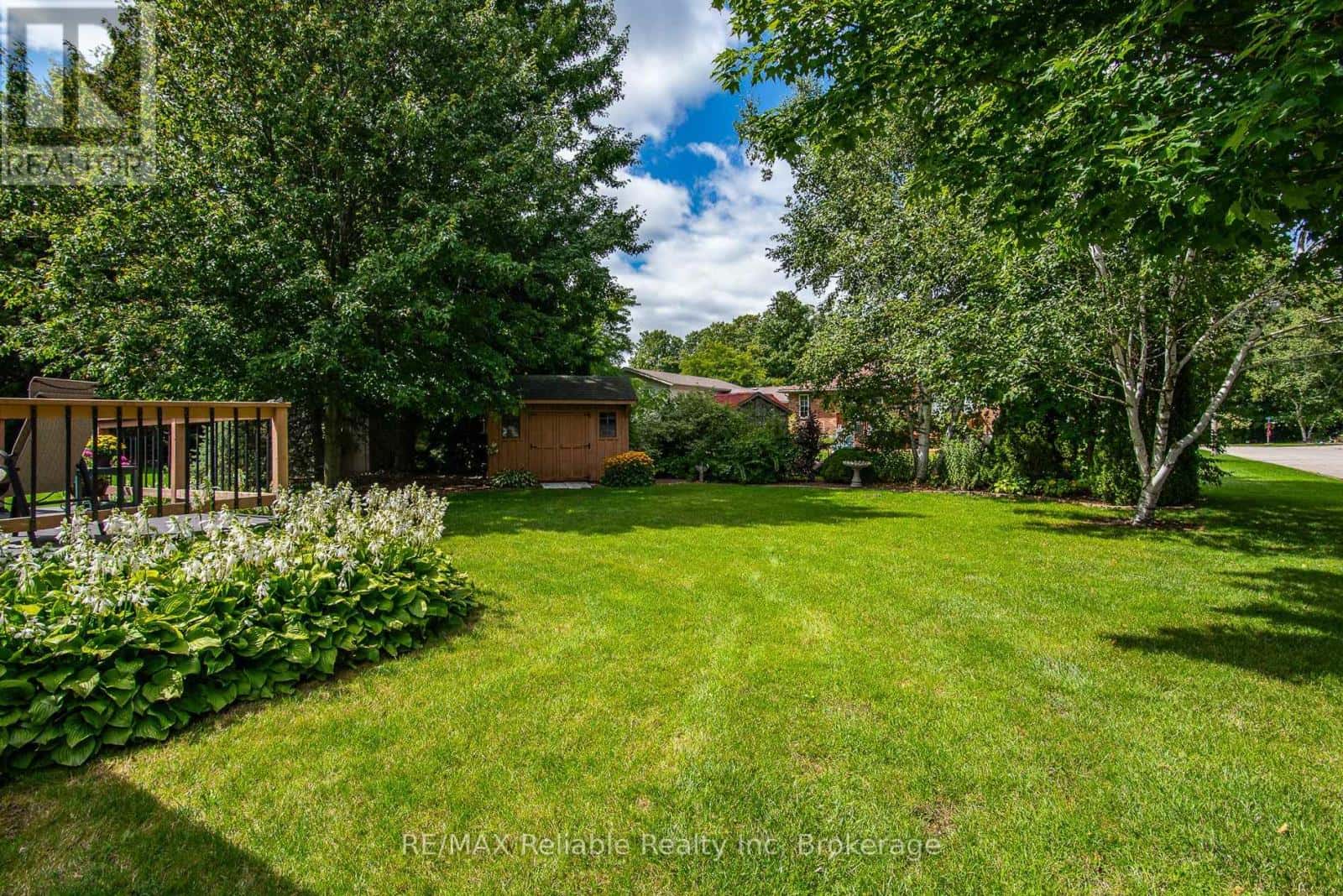 61 CHURCH STREET — Huron East (Seaforth), Ontario - Photo 4 of 50