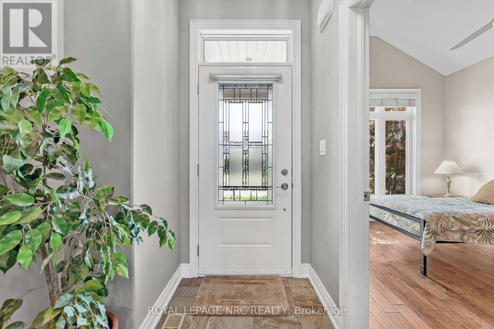 79 SUNRISE COURT — Fort Erie (Ridgeway), Ontario - Photo 4 of 49