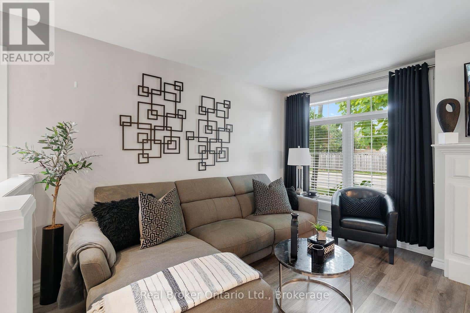 243 ADELINE AVENUE — Hamilton (Normanhurst), Ontario - Photo 5 of 21