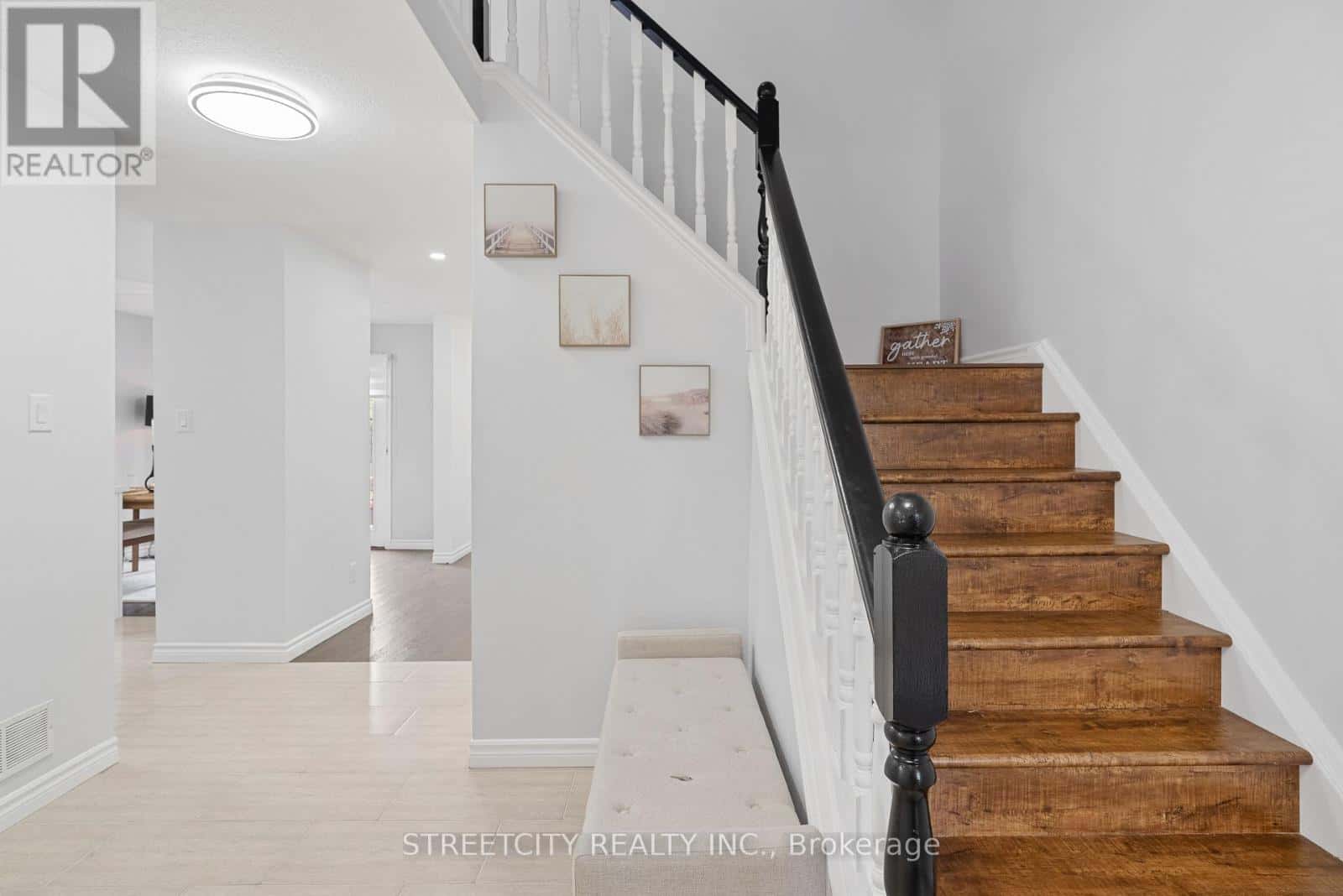 1176 SOUTH WENIGE DRIVE — London North (North C), Ontario - Photo 5 of 44