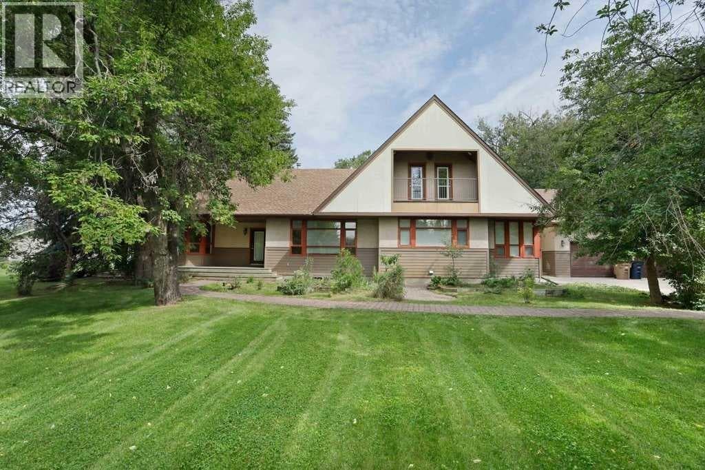 1024 Cassils Road W — Brooks, Alberta - Main photo