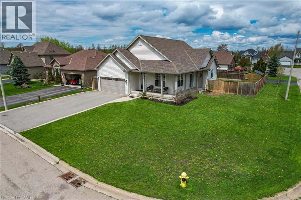 3238 CHARLESTON — Ridgeway, Ontario - Photo 2 of 32