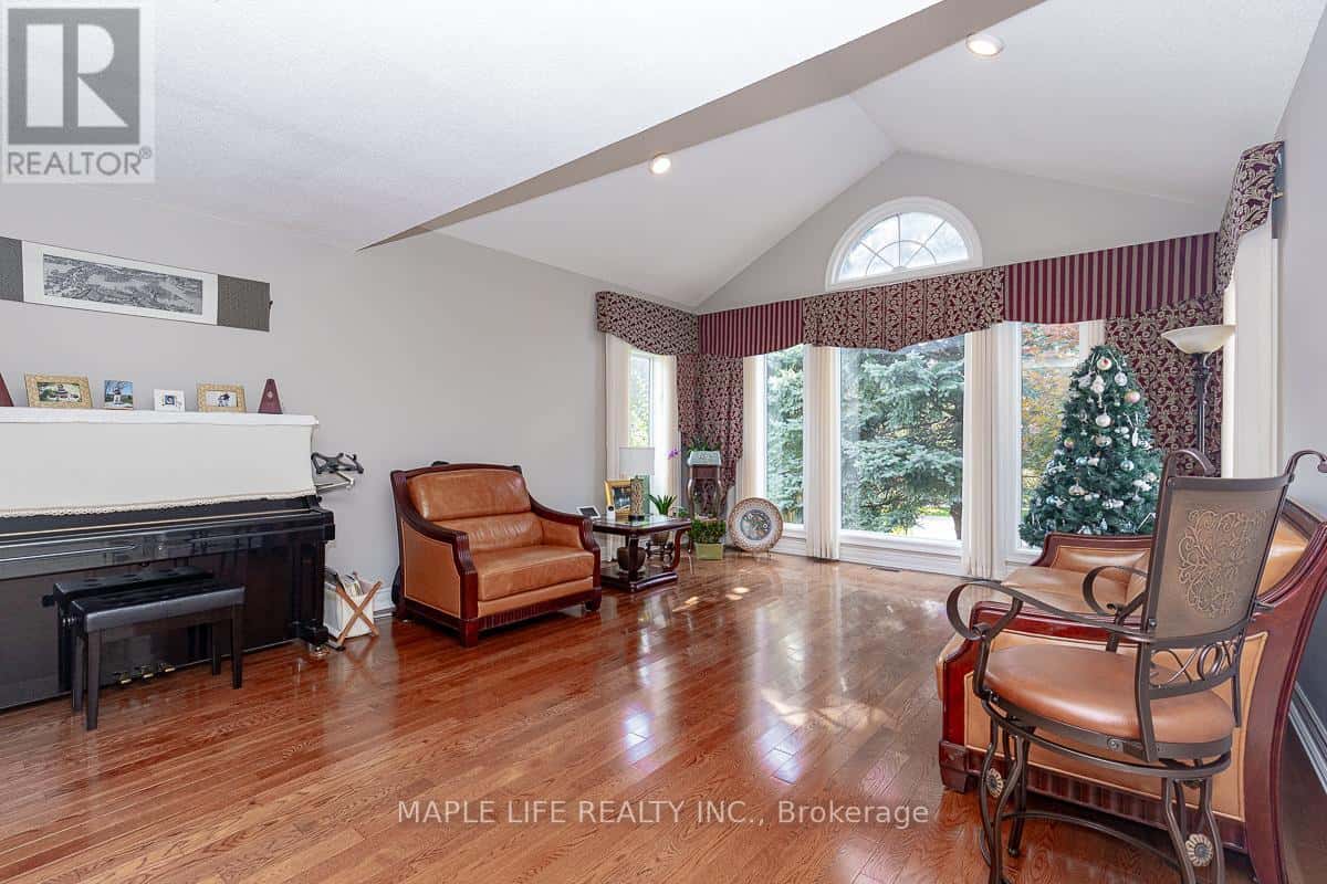 1 ELDERWOOD DRIVE — Richmond Hill (Bayview Hill), Ontario - Photo 3 of 23