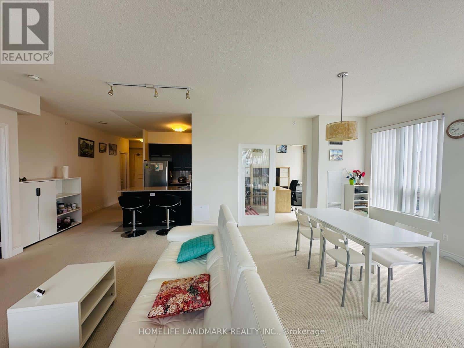 Richmond Hill (Devonsleigh), Ontario — Richmond Hill (Devonsleigh), Ontario - Photo 4 of 20