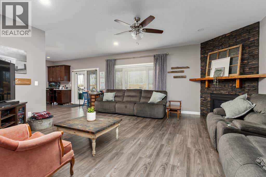 48324 834 Highway — Rural Camrose County, Alberta - Photo 4 of 39