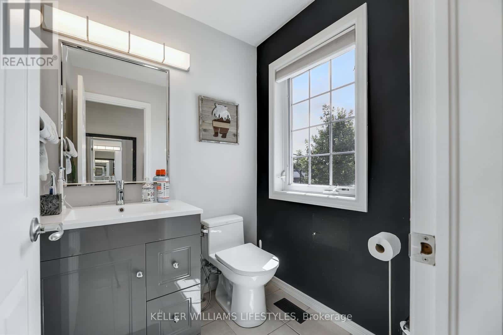 1240 BAIRD STREET — London North (North M), Ontario - Photo 5 of 30