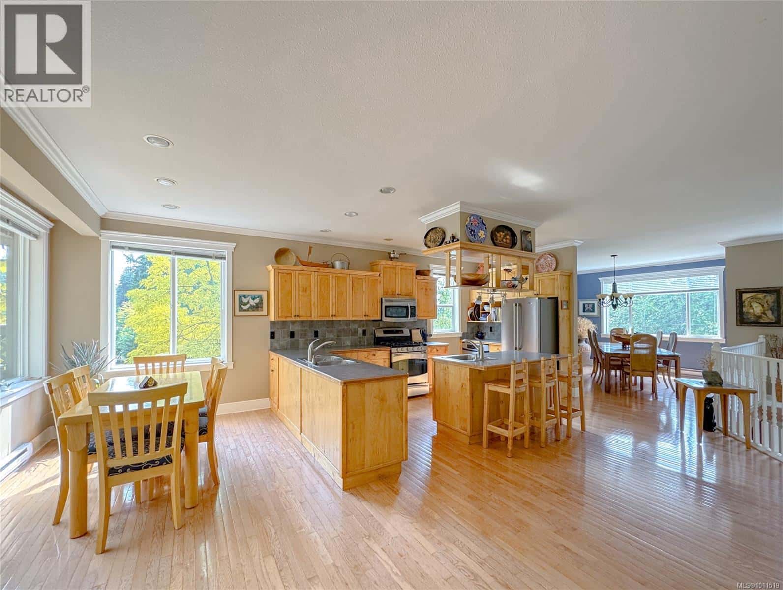 1784 Mussell Hts — Gabriola Island, British Columbia - Photo 2 of 55