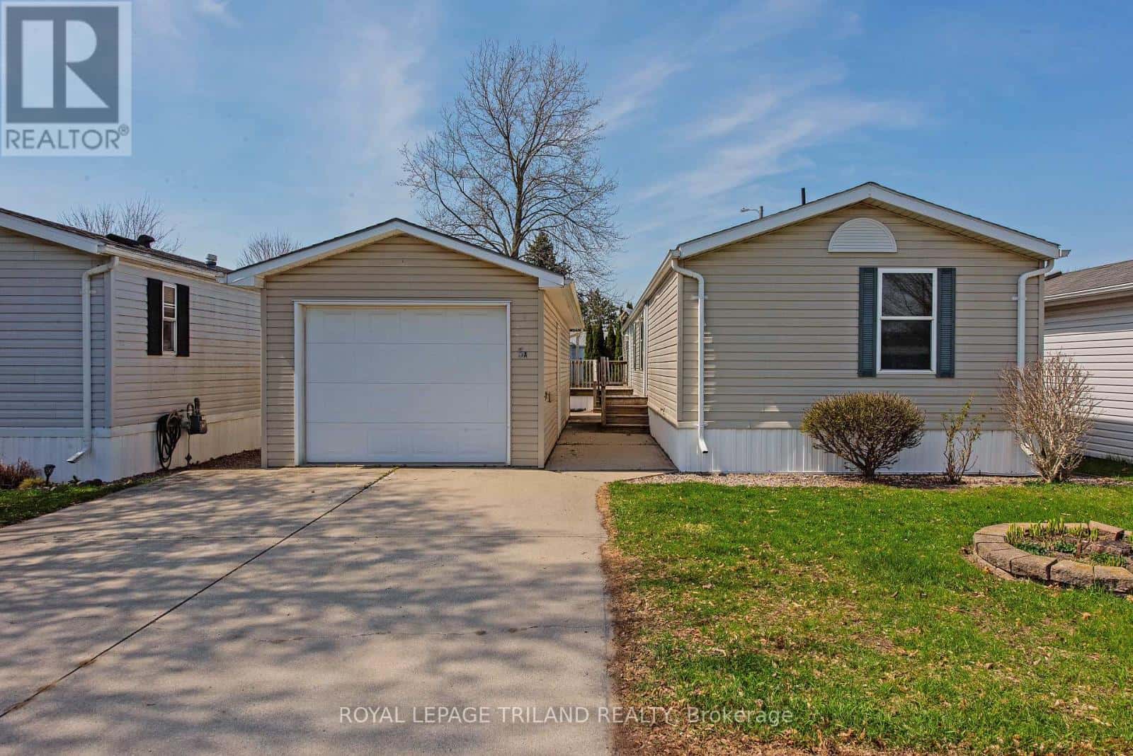 A - 5 STEWART STREET — Strathroy-Caradoc (SE), Ontario - Photo 2 of 49