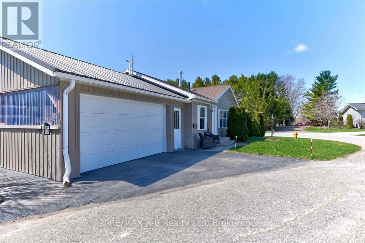 27 - 25 THAMES ROAD — St. Marys, Ontario - Photo 4 of 39