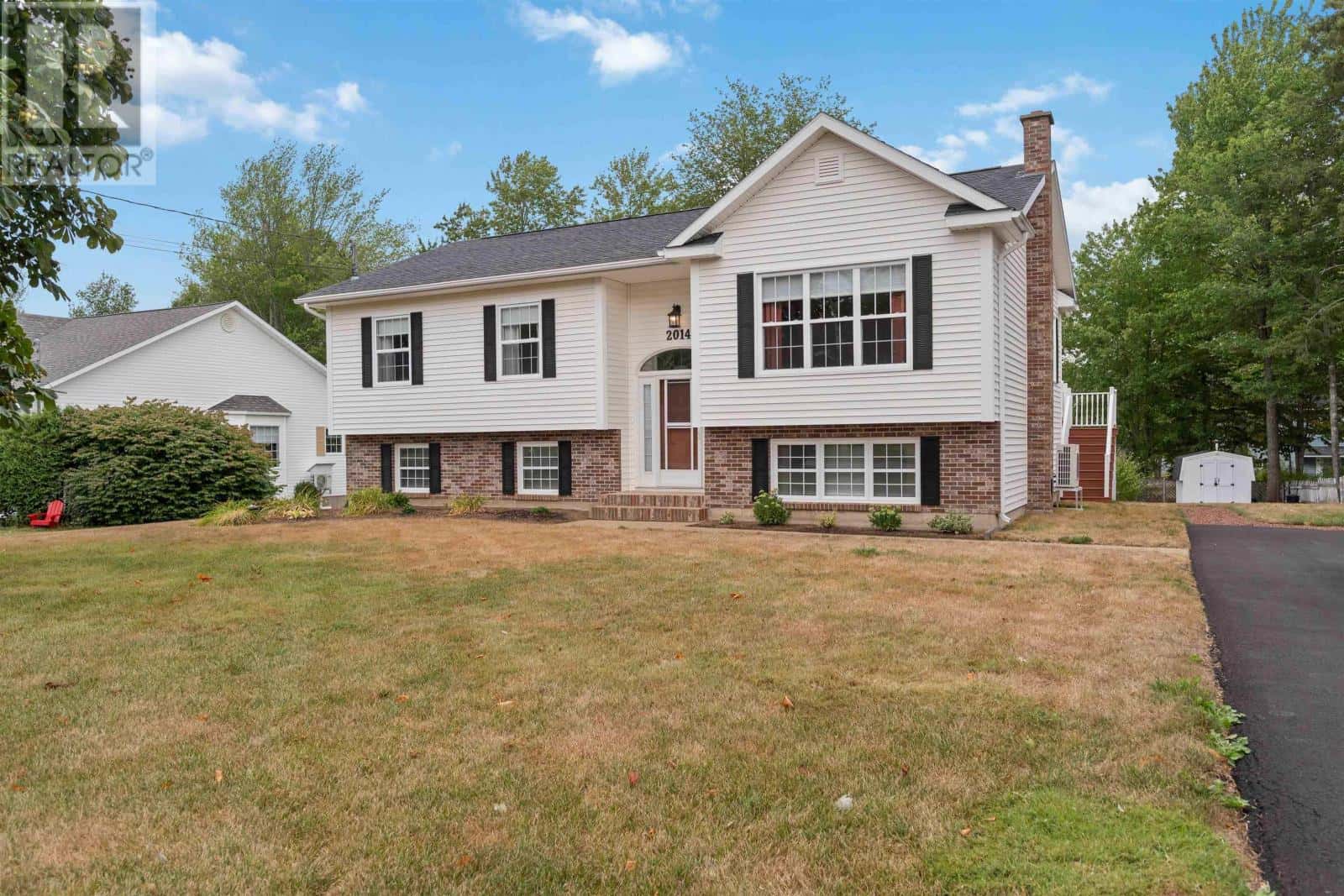 2014 Langille Drive — Coldbrook, Nova Scotia - Photo 2 of 31