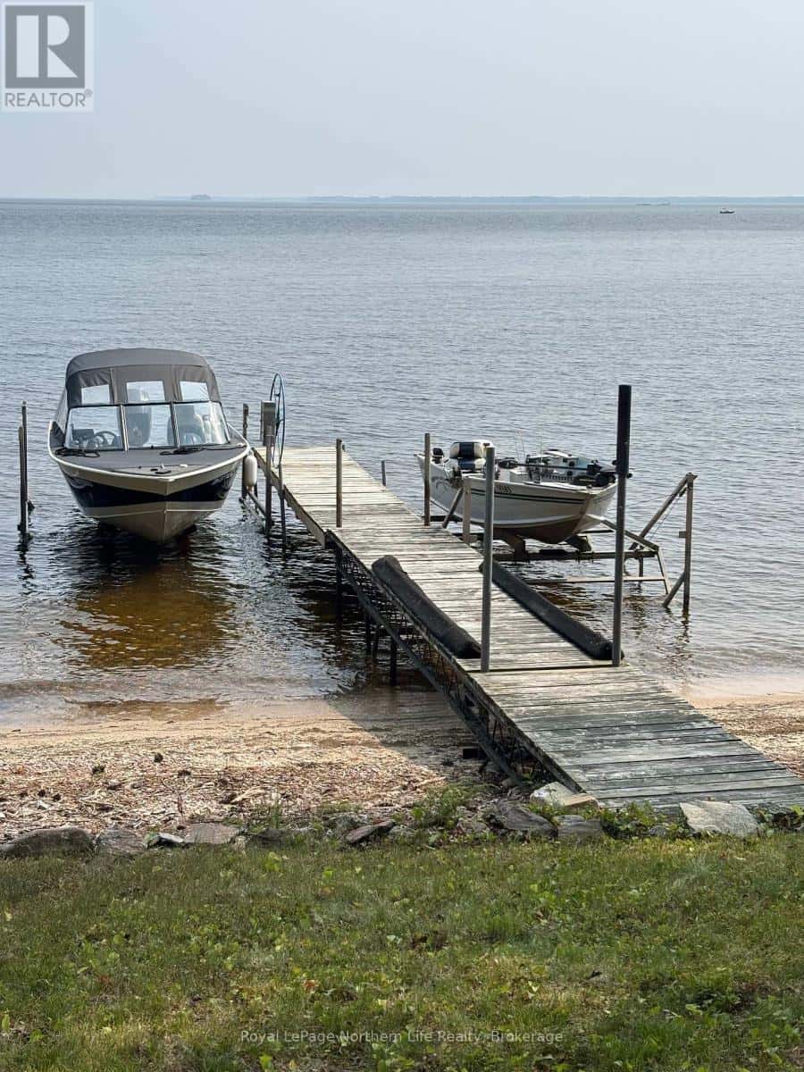 16 MUSKIE BAY LAKE NIPISSING — Nipissing, Ontario - Photo 5 of 20