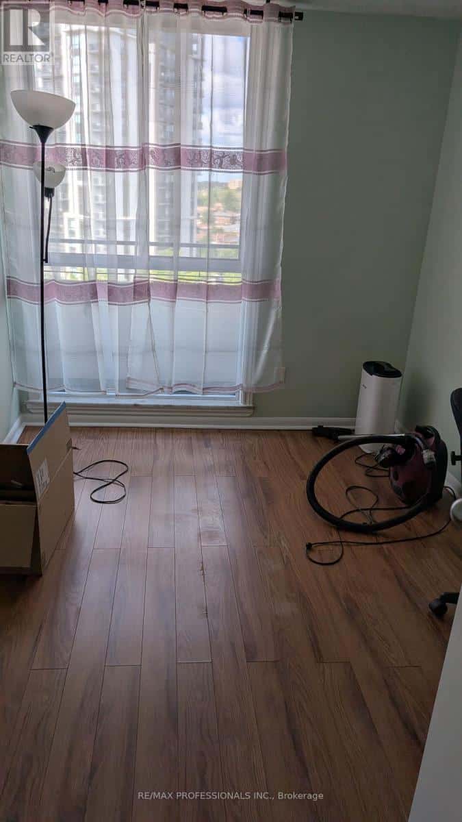 1003 - 1320 MISSISSAUGA VALLEY BOULEVARD — Mississauga (Mississauga Valleys), Ontario - Photo 5 of 10