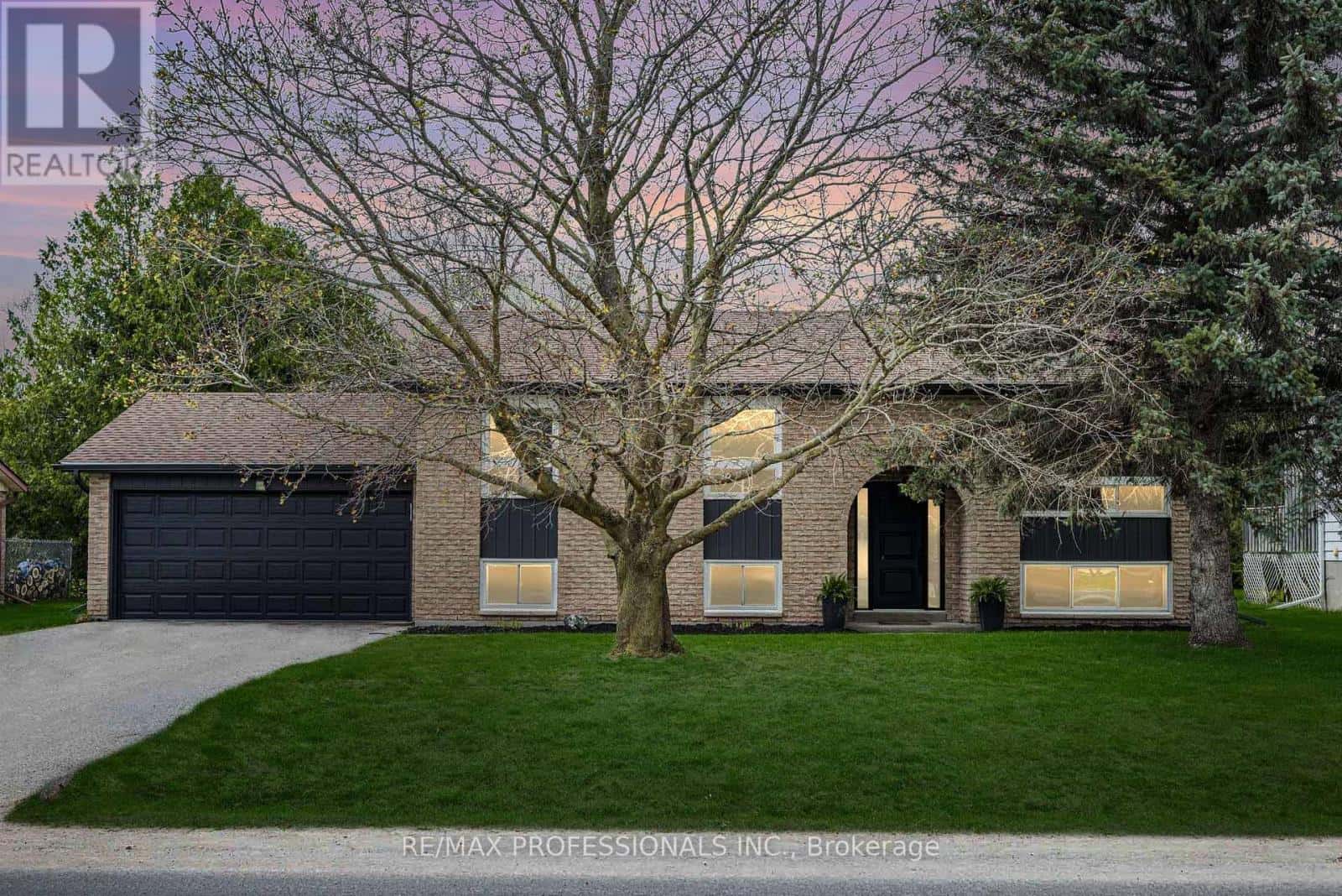 Home in Adjala-Tosorontio (Everett)