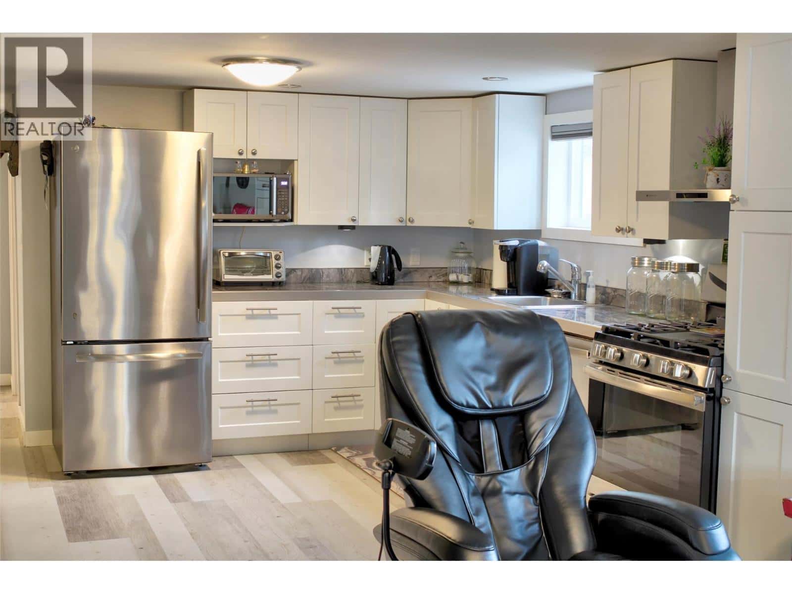 6588 97A Highway Unit# 4 — Enderby, British Columbia - Photo 4 of 23