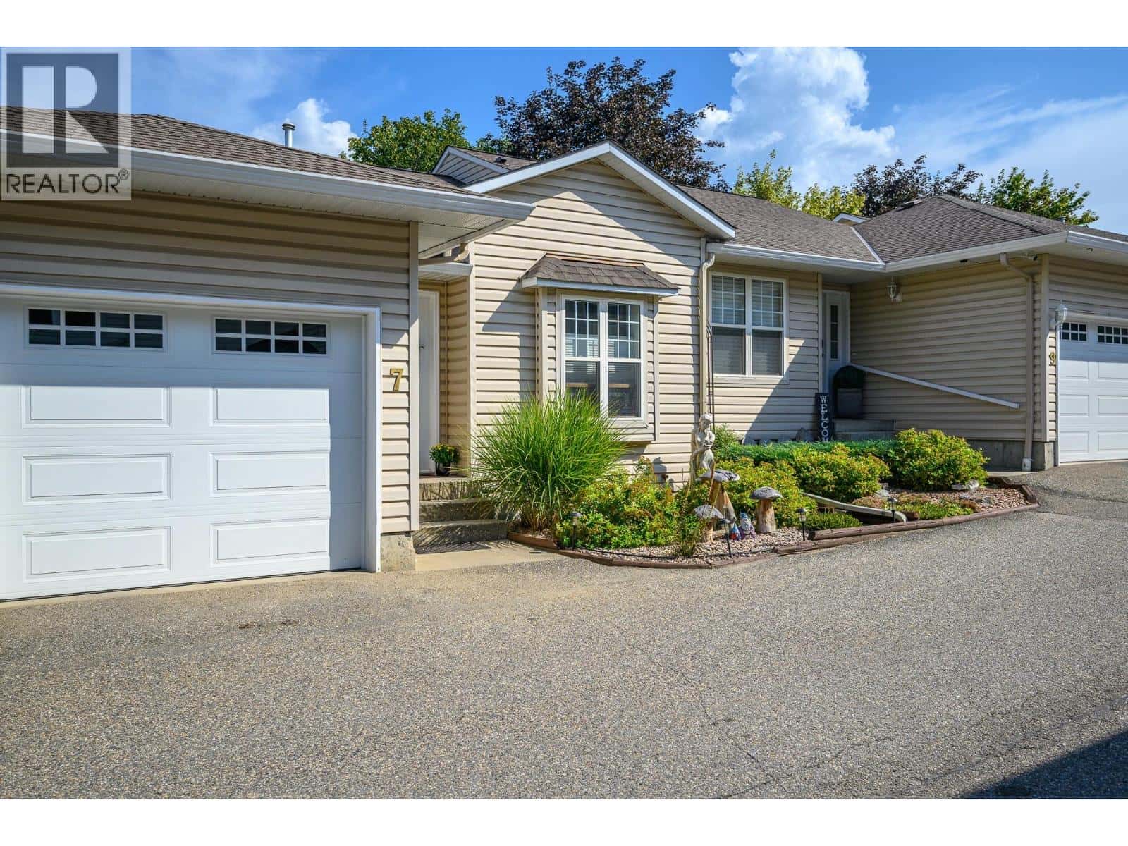 3485 Rosedale Avenue Unit# 7 — Armstrong, British Columbia - Photo 3 of 27