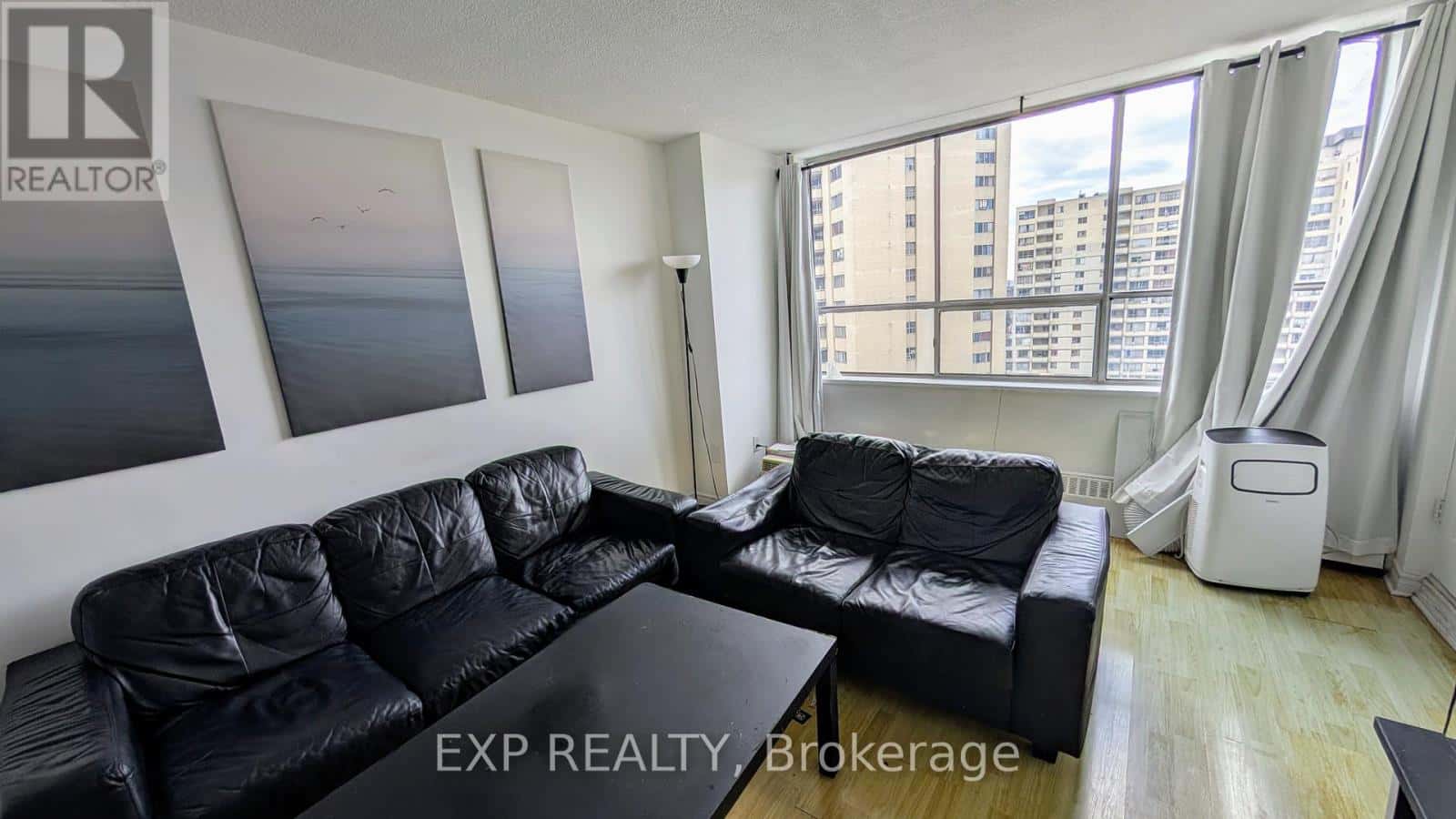 1813 - 320 DIXON ROAD — Toronto (Kingsview Village-The Westway), Ontario - Photo 5 of 11