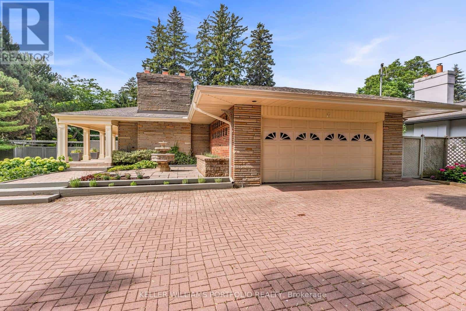 1123 LAKESHORE ROAD E — Oakville (OO Old Oakville), Ontario - Photo 4 of 42