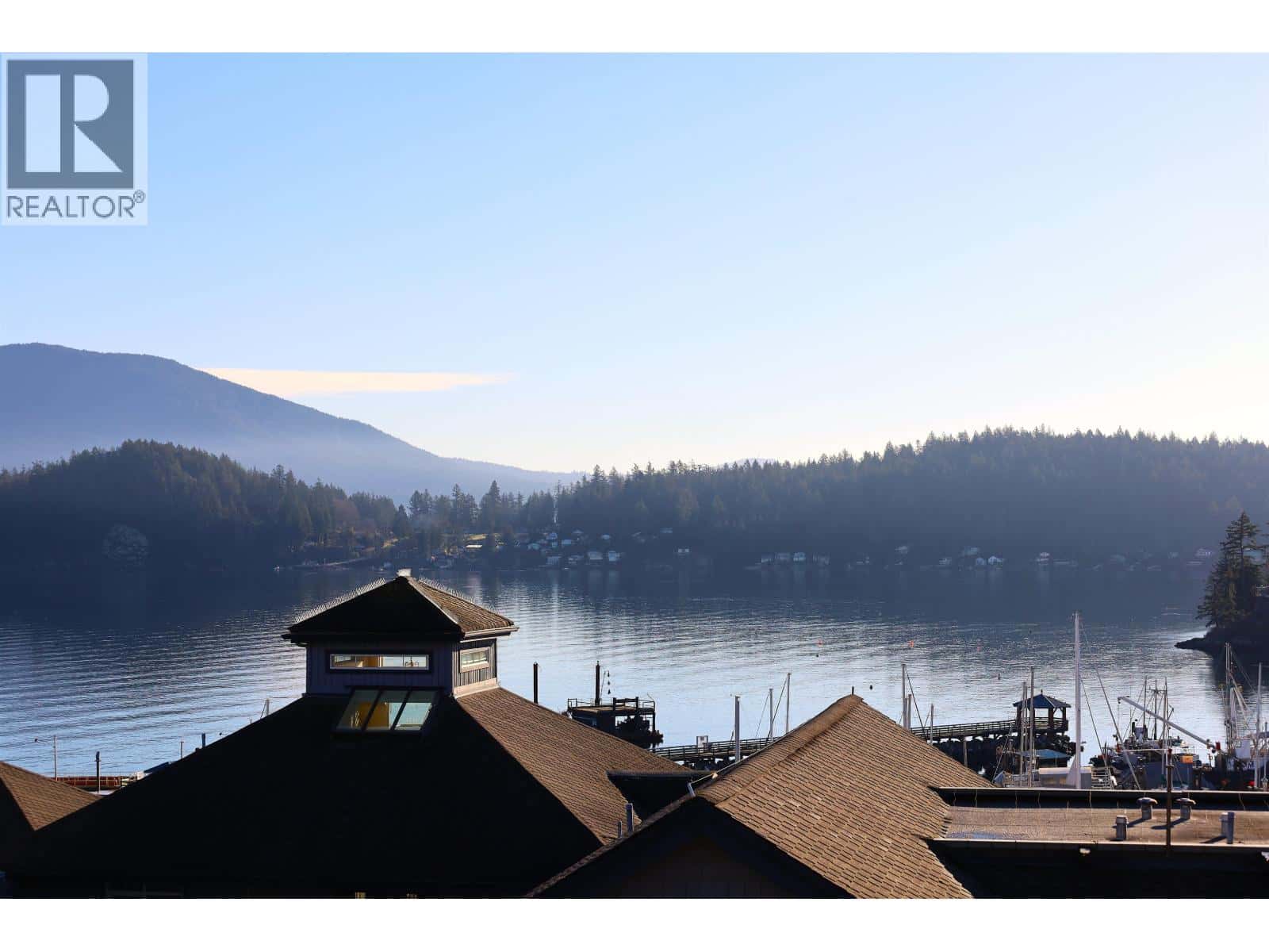 512 S FLETCHER ROAD — Gibsons, British Columbia - Photo 3 of 23