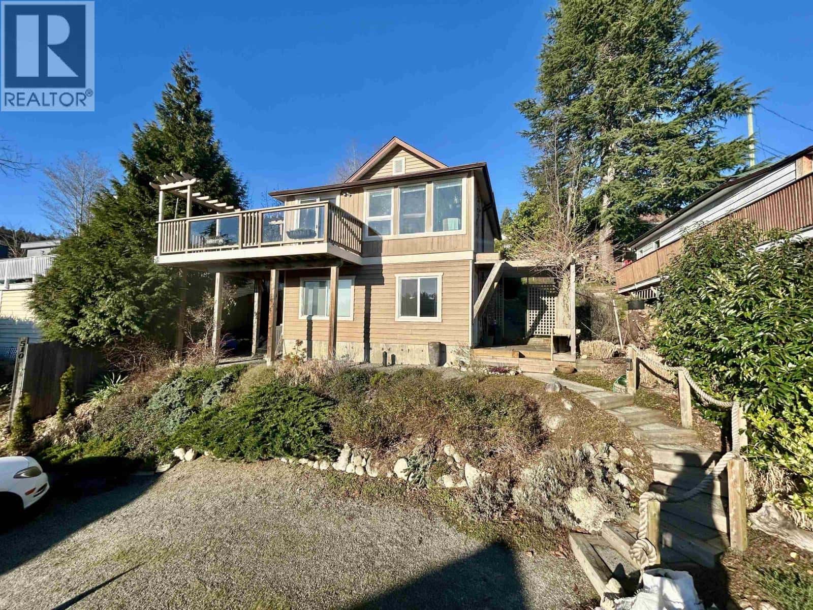 512 S FLETCHER ROAD — Gibsons, British Columbia - Photo 5 of 23