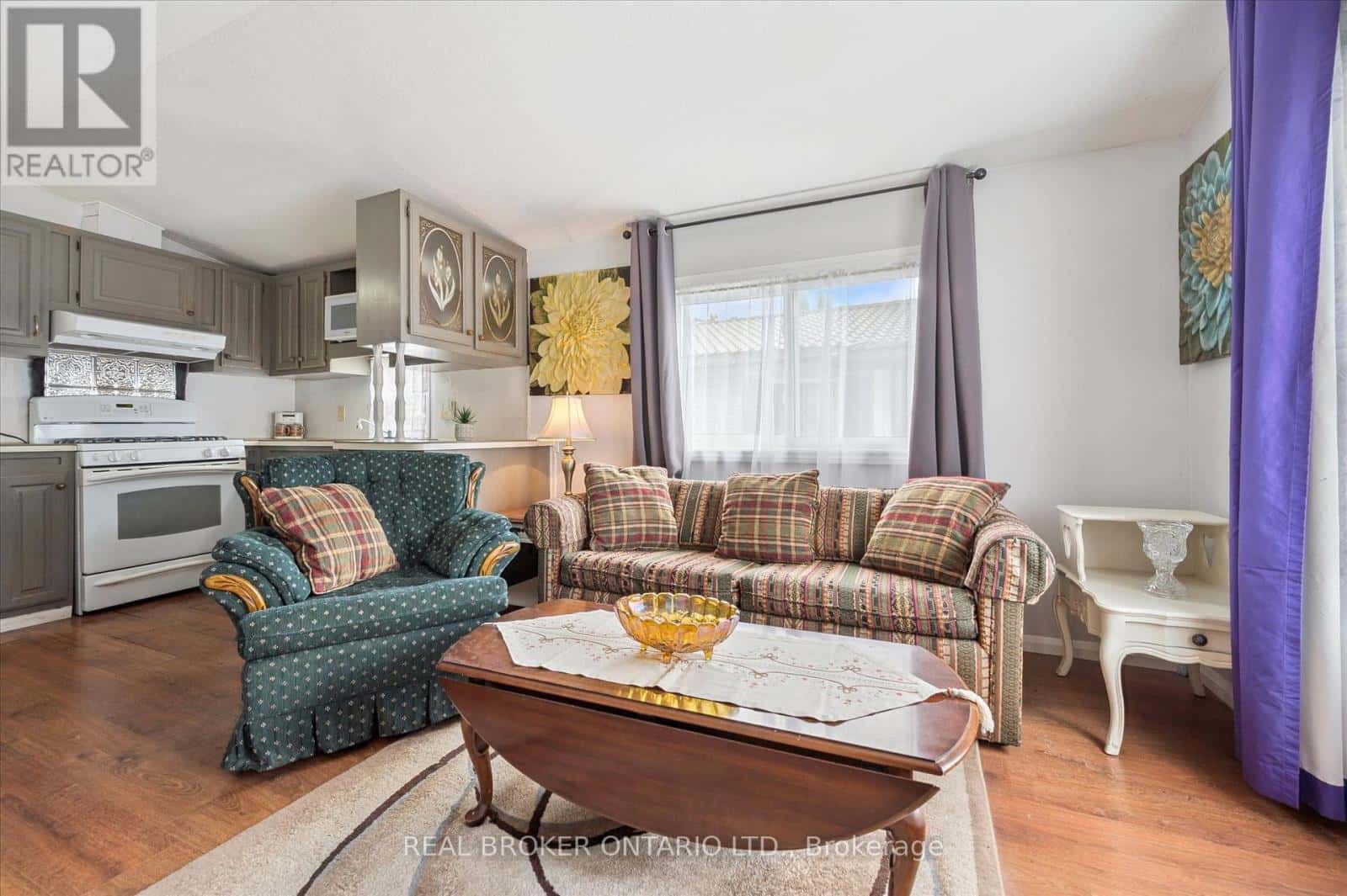 445 PINE PASS — Centre Wellington, Ontario - Photo 5 of 32