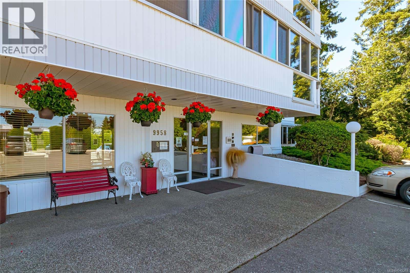 404 9958 Daniel St — Chemainus, British Columbia - Photo 2 of 43