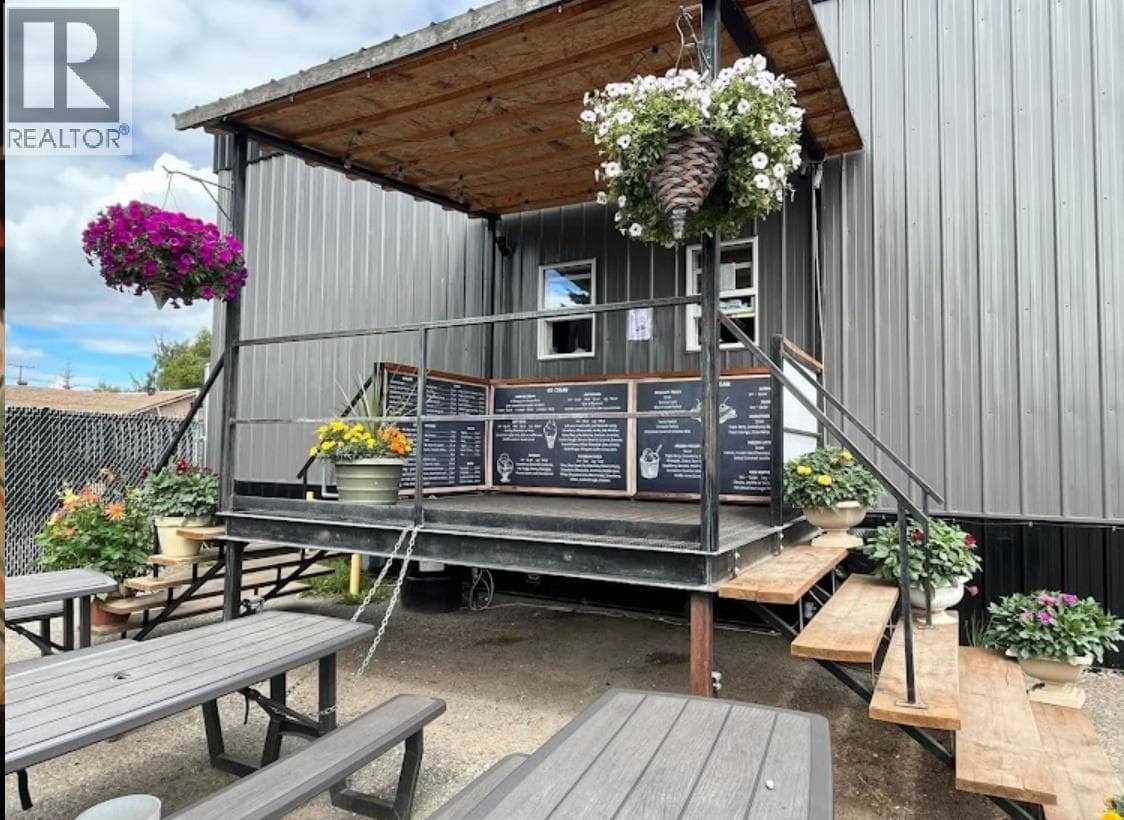 474 E VICTORIA STREET — Vanderhoof, British Columbia - Main photo