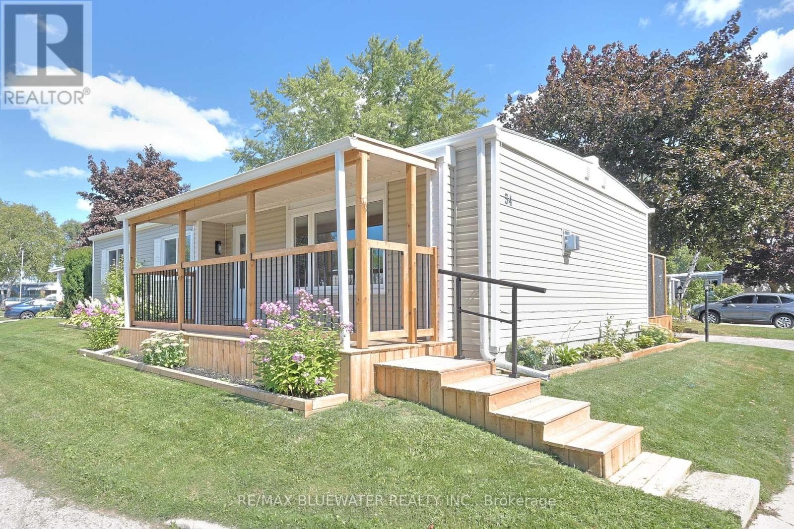 34 PEBBLE BEACH PARKWAY — South Huron (Stephen), Ontario - Main photo