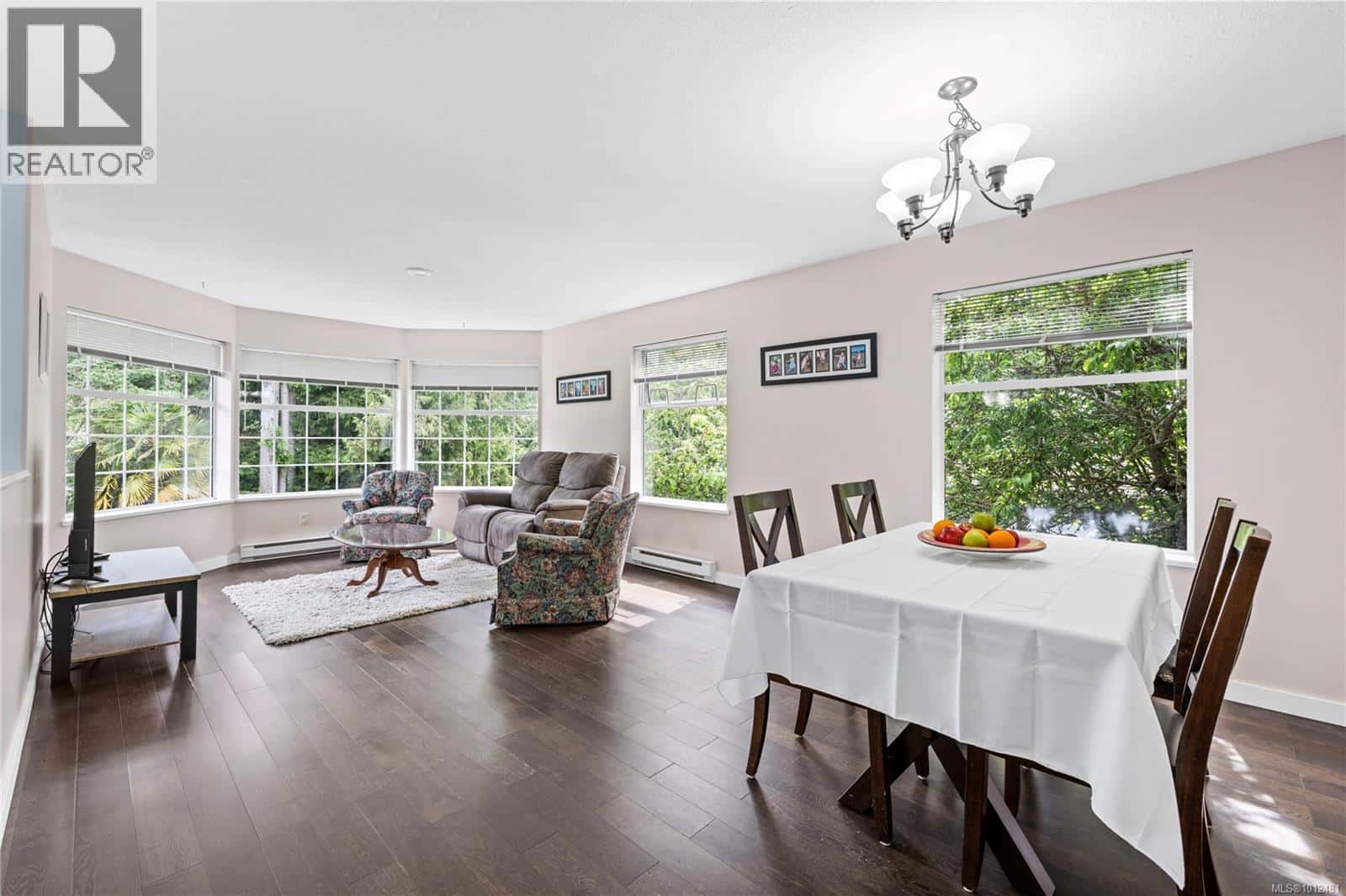 1333 Carmel Pl — Nanoose Bay, British Columbia - Photo 2 of 33