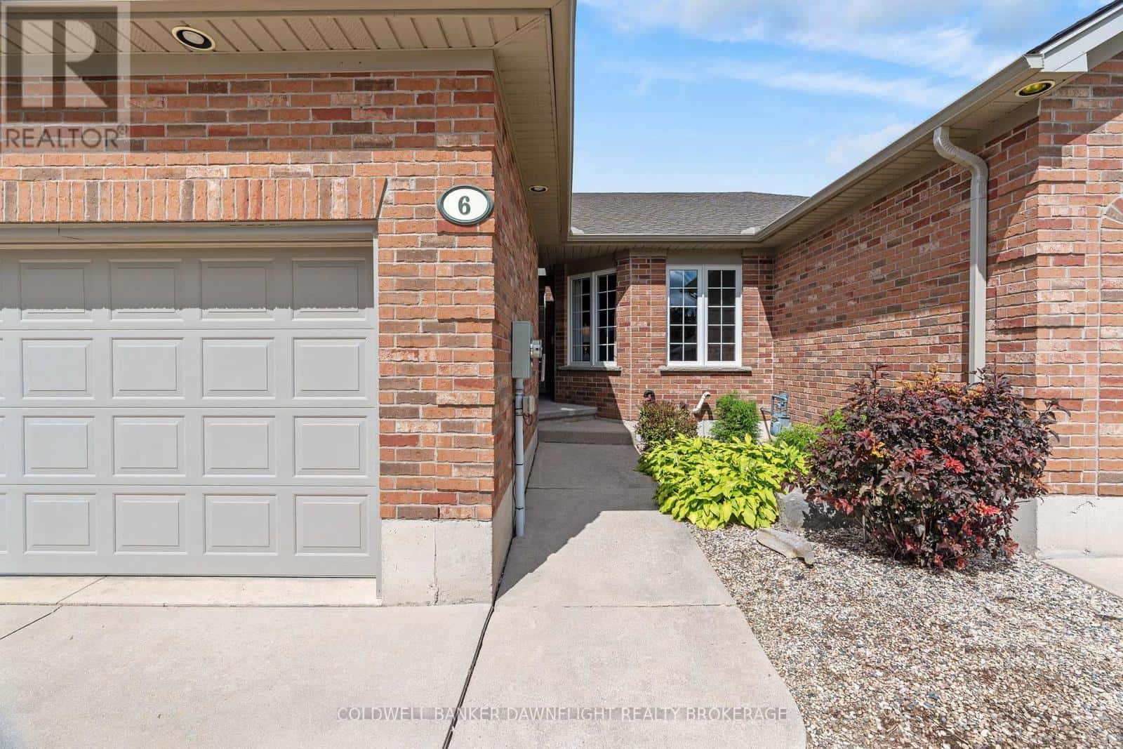 6 SHADOW LANE — South Huron (Exeter), Ontario - Photo 4 of 44