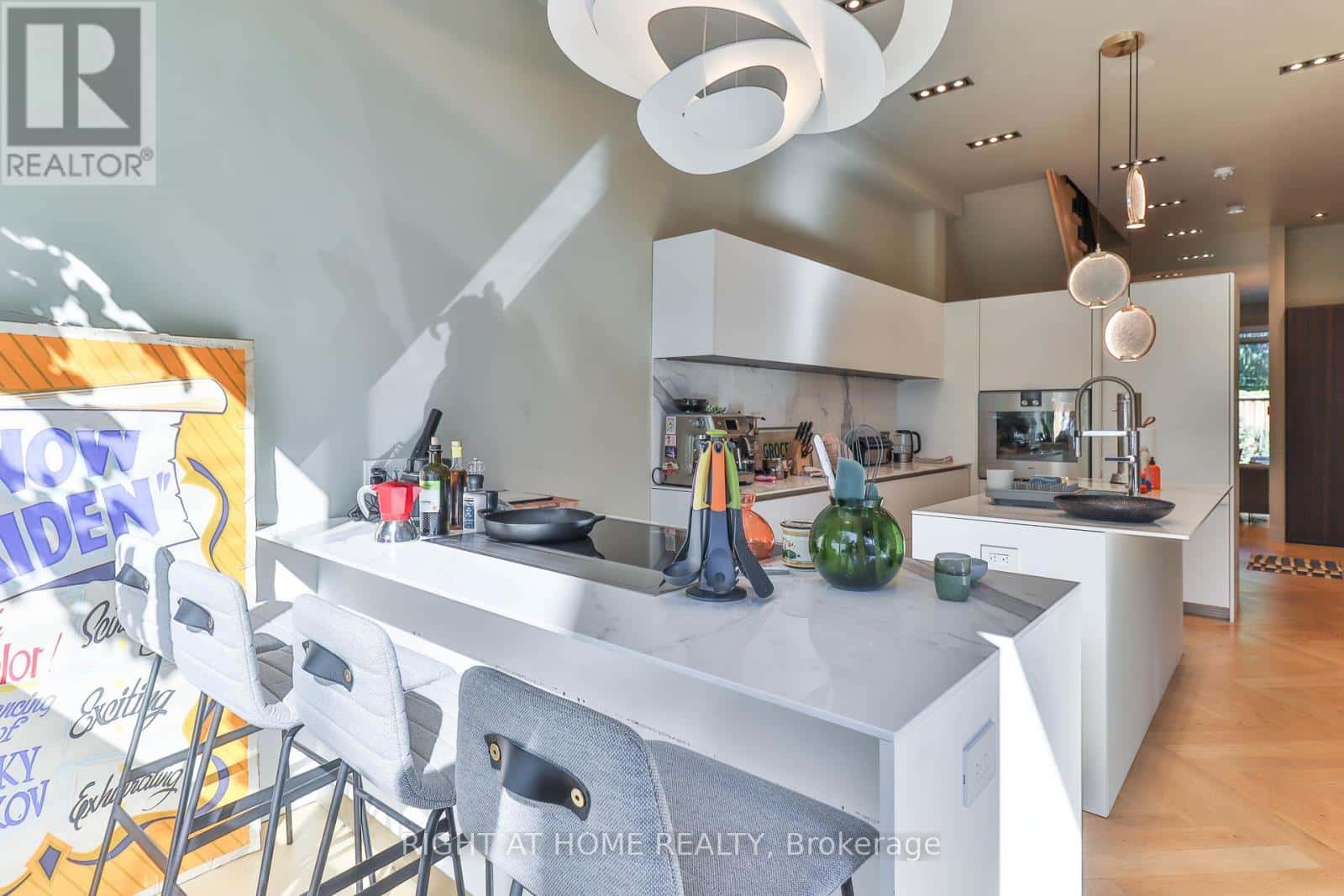 18 MITCHELL AVENUE — Toronto (Niagara), Ontario - Photo 3 of 22