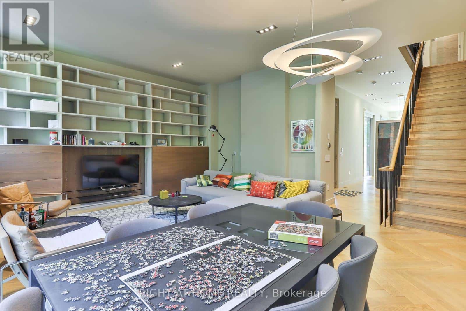 18 MITCHELL AVENUE — Toronto (Niagara), Ontario - Photo 4 of 22