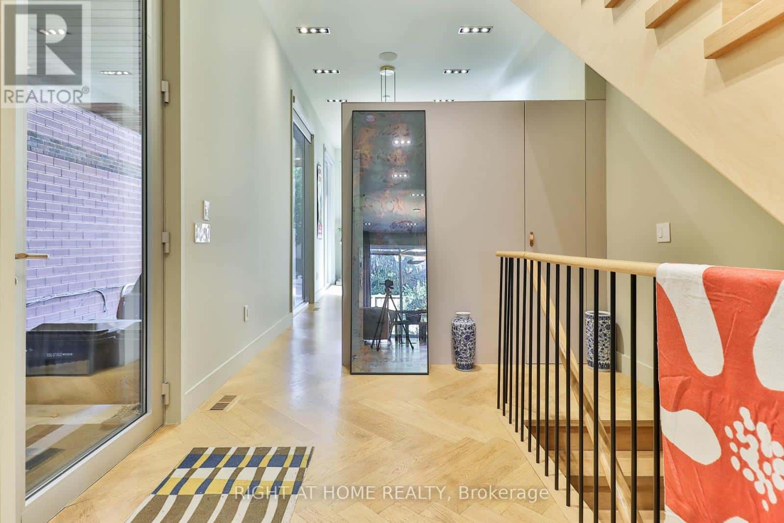 18 MITCHELL AVENUE — Toronto (Niagara), Ontario - Photo 5 of 22