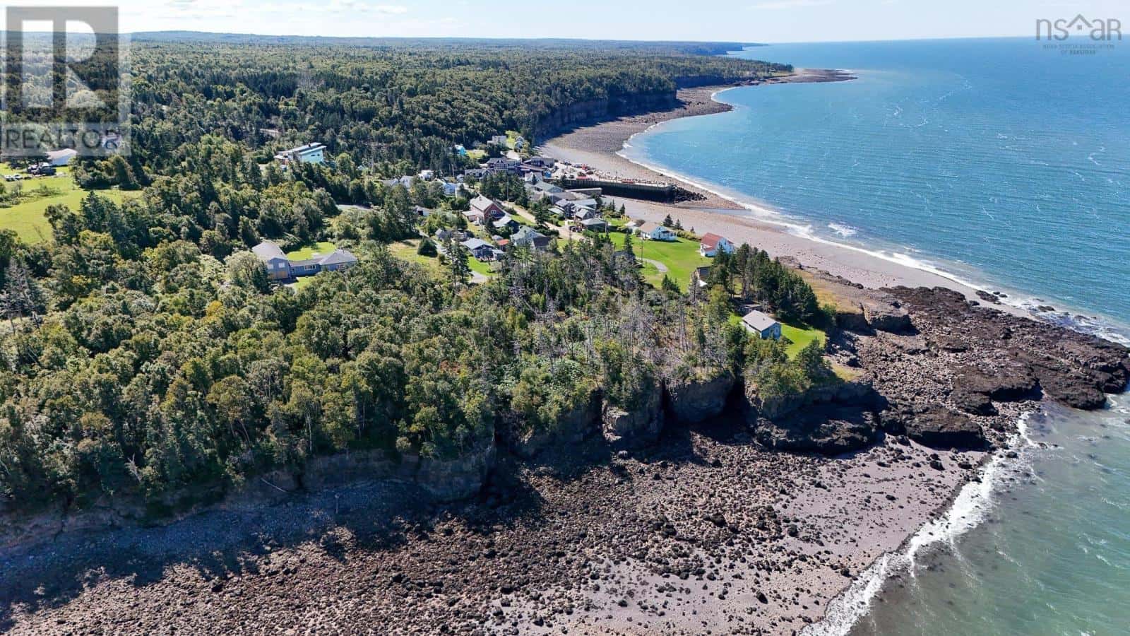 60 Cove — Halls Harbour, Nova Scotia - Photo 3 of 50