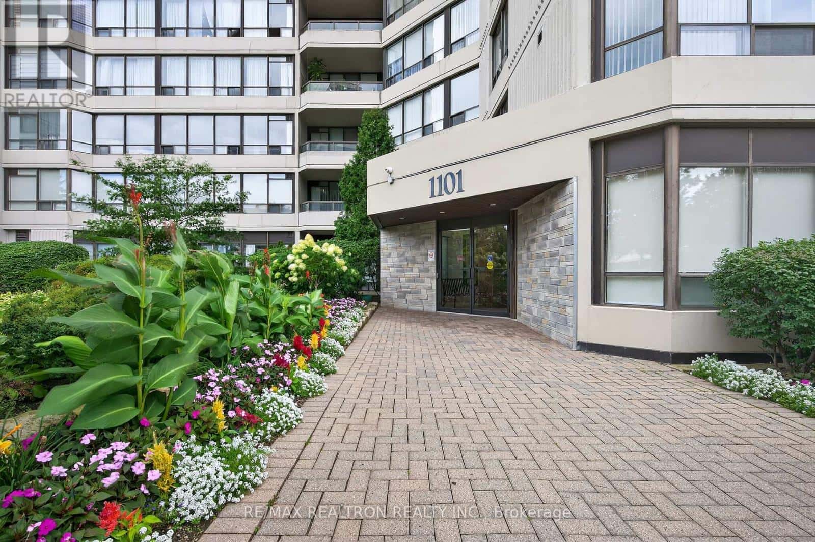 Home in Toronto (Westminster-Branson)