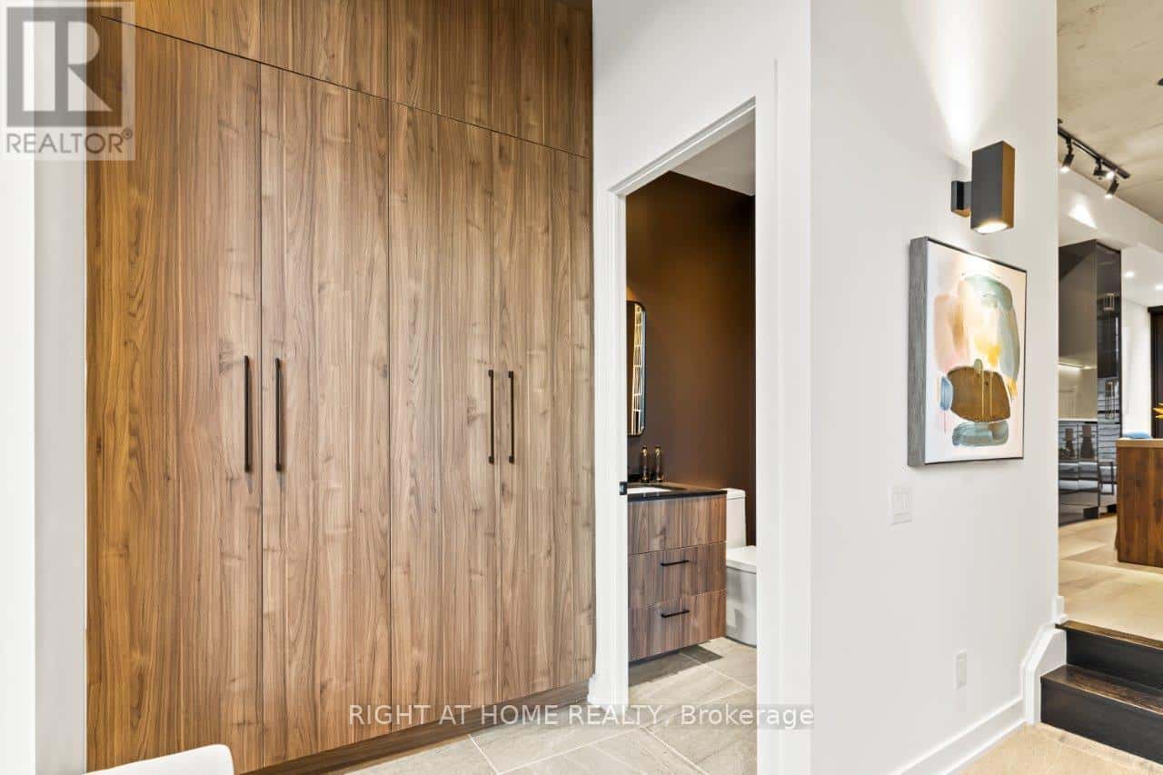 25 - 12 DERVOCK CRESCENT — Toronto (Bayview Village), Ontario - Photo 2 of 23