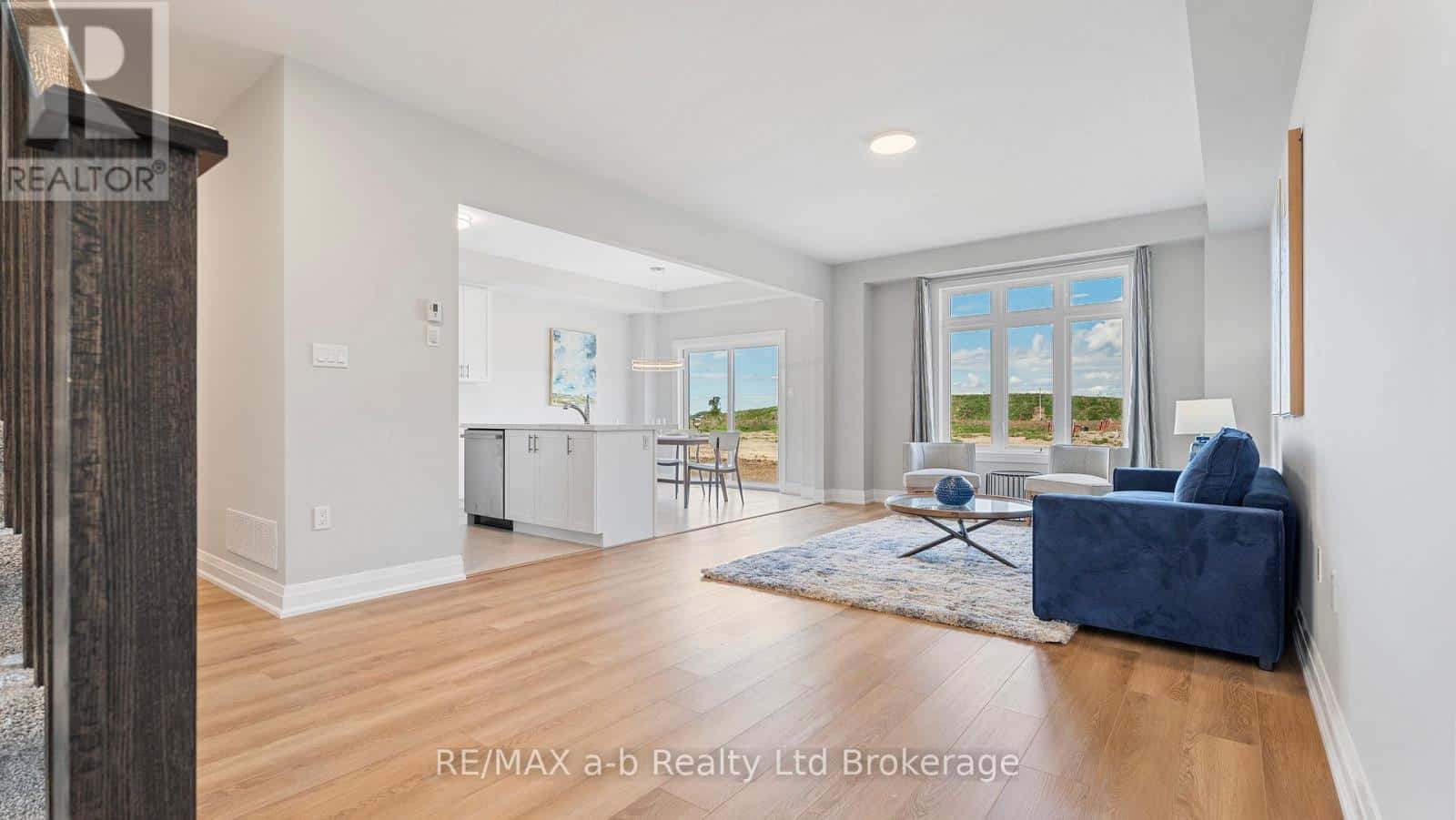 82 CAYLEY STREET — Norwich (Norwich Town), Ontario - Photo 3 of 27