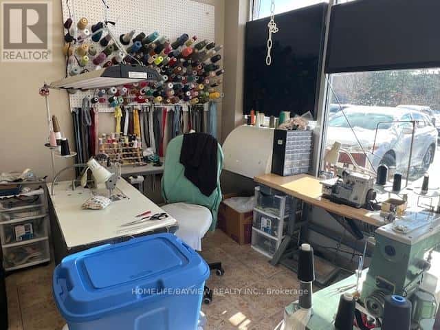 C4 - 150 HOLLIDGE BOULEVARD — Aurora (Bayview Wellington), Ontario - Photo 5 of 18