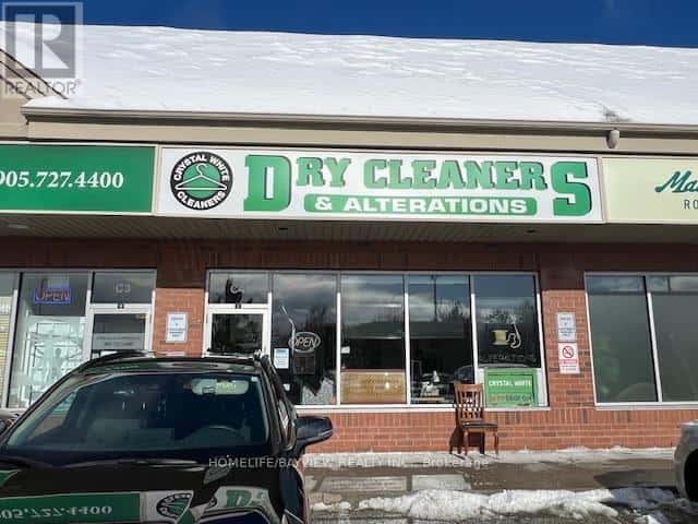 C4 - 150 HOLLIDGE BOULEVARD — Aurora (Bayview Wellington), Ontario - Photo 2 of 18