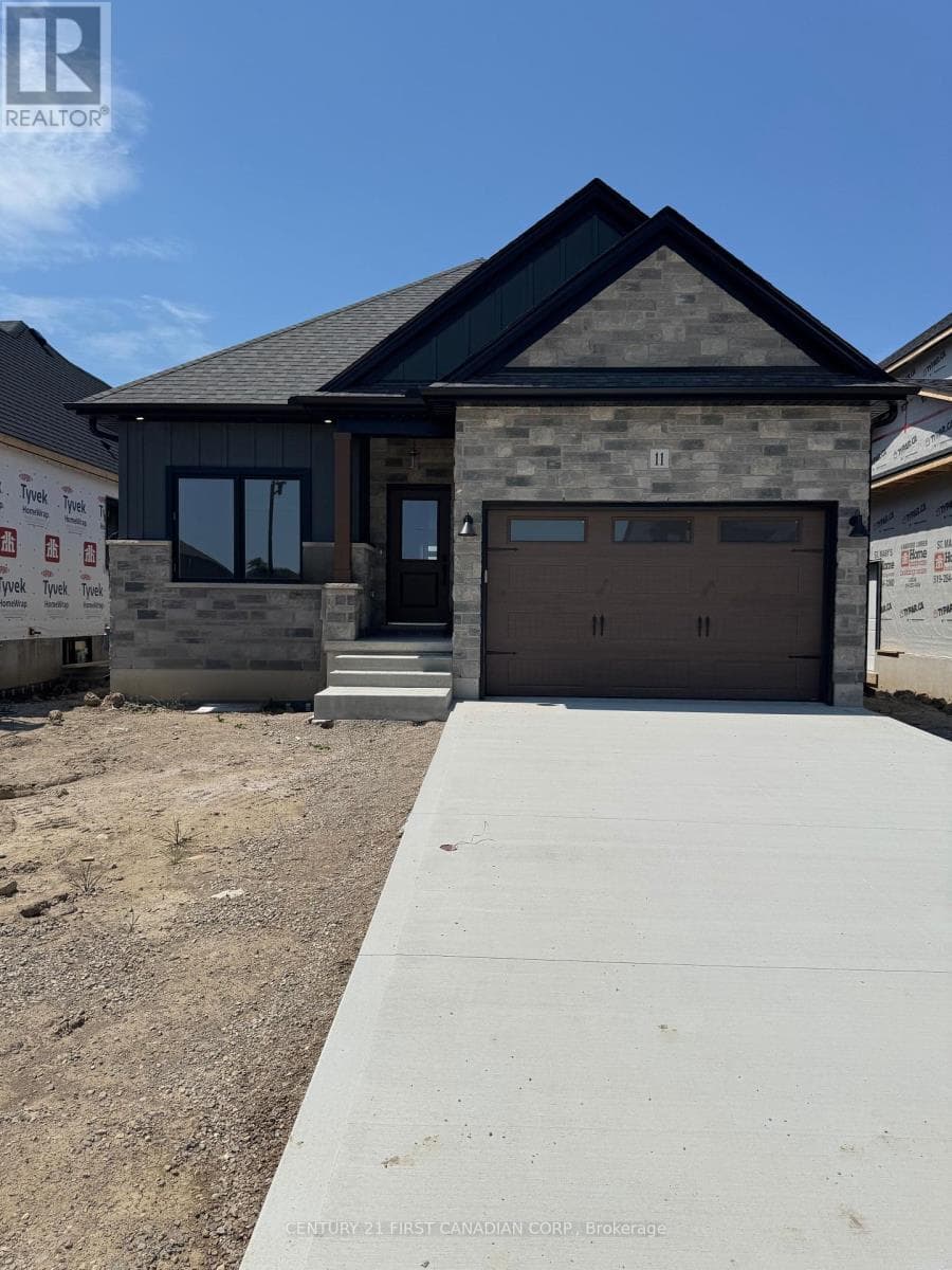 11 SHELDABREN STREET — North Middlesex (Ailsa Craig), Ontario - Main photo