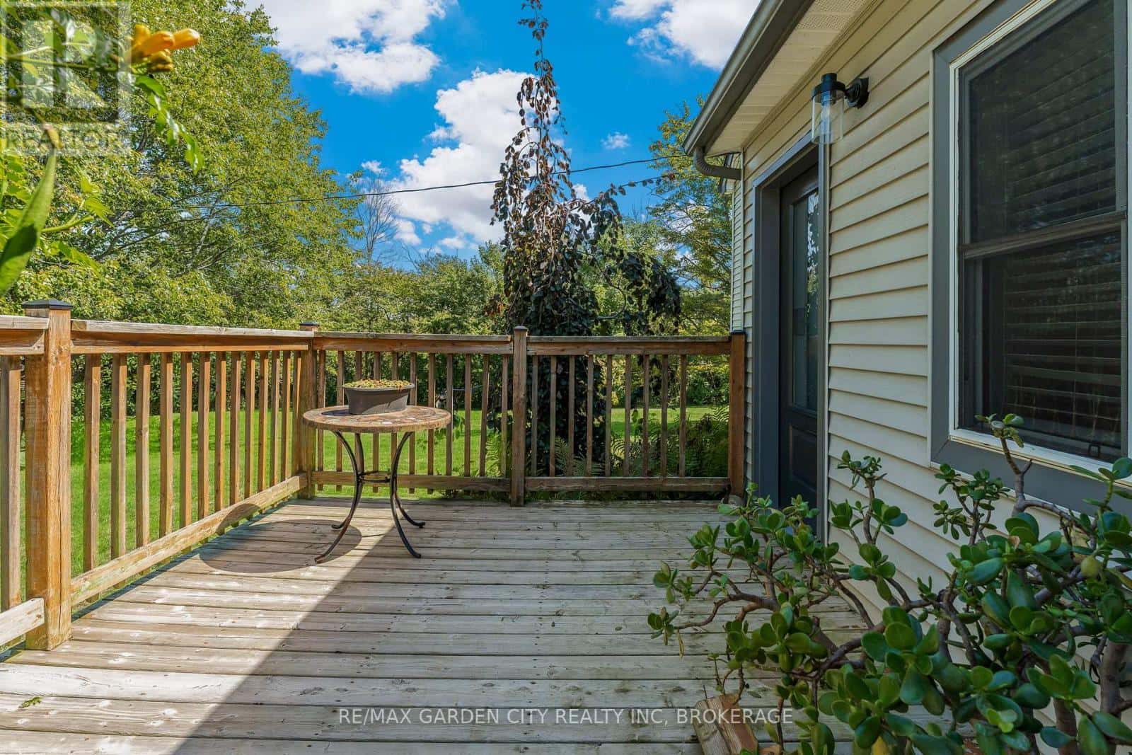 444 WEBBER ROAD — Pelham (Fenwick), Ontario - Photo 5 of 49