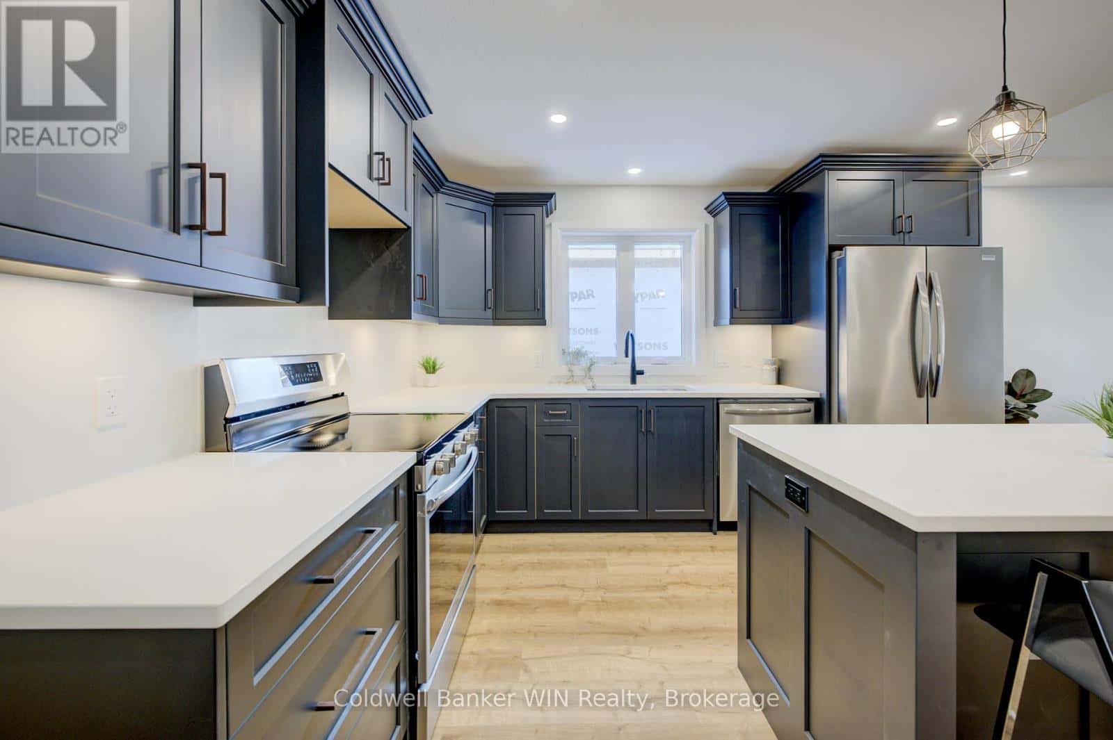 217 ELGIN STREET — Minto, Ontario - Photo 5 of 37