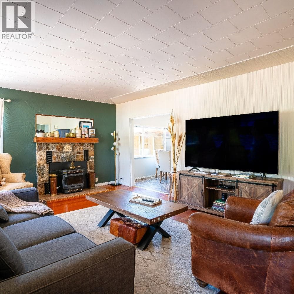 5875 Okanagan Street - Main photo, Oliver, British Columbia