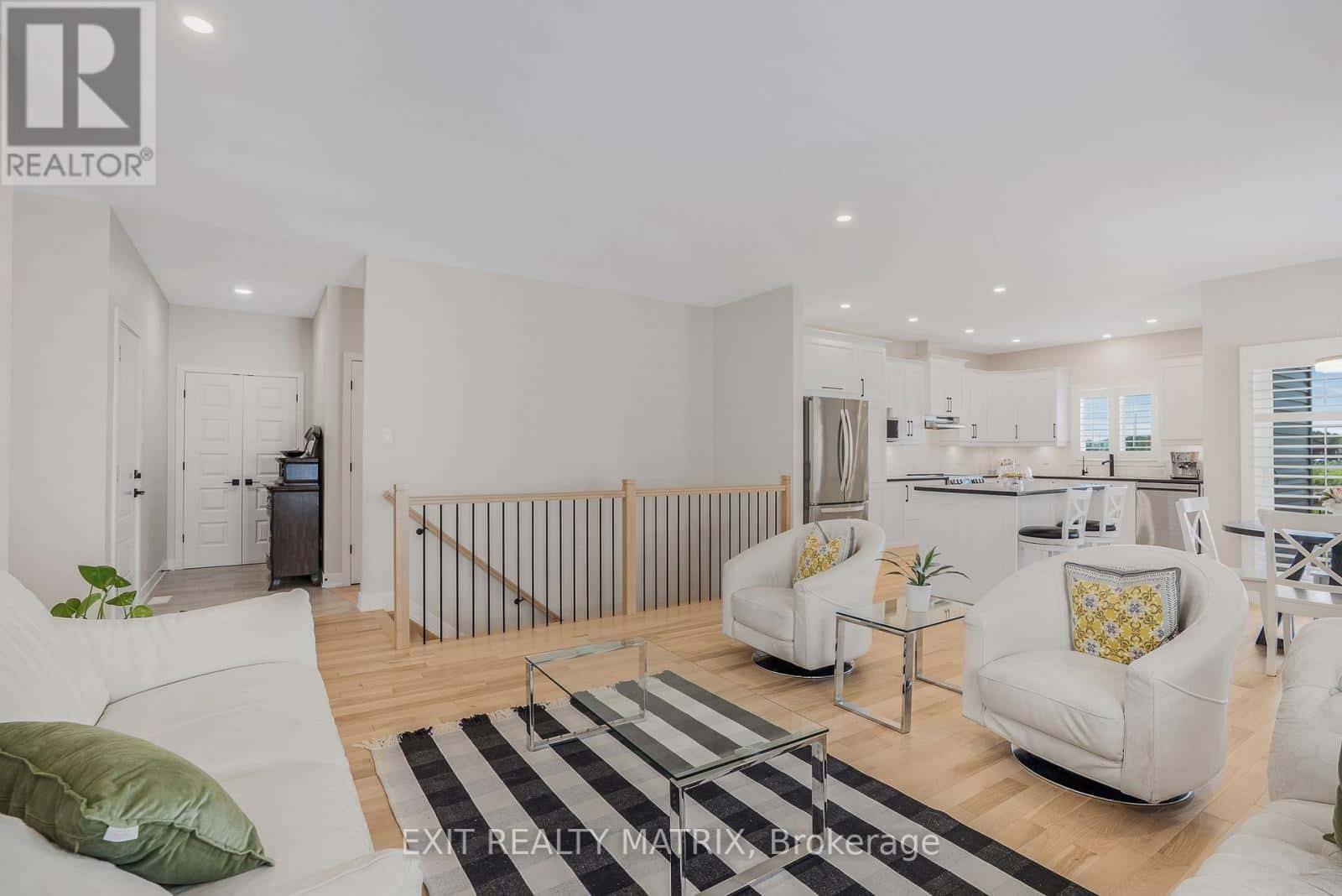 9 SARAH STREET — Casselman, Ontario - Photo 5 of 36