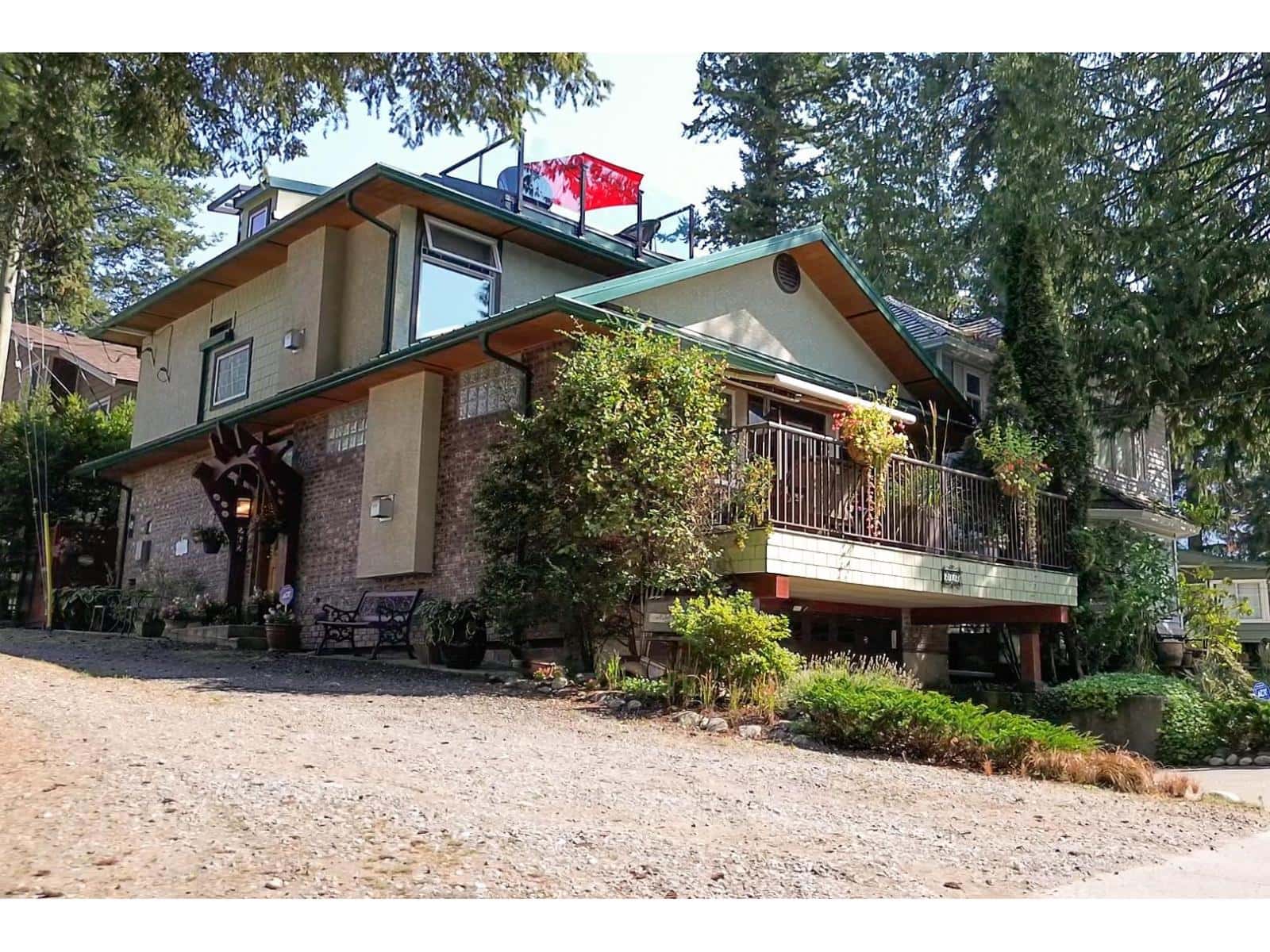 262 FIRST AVENUE, Cultus Lake North — Cultus Lake, British Columbia - Photo 4 of 40