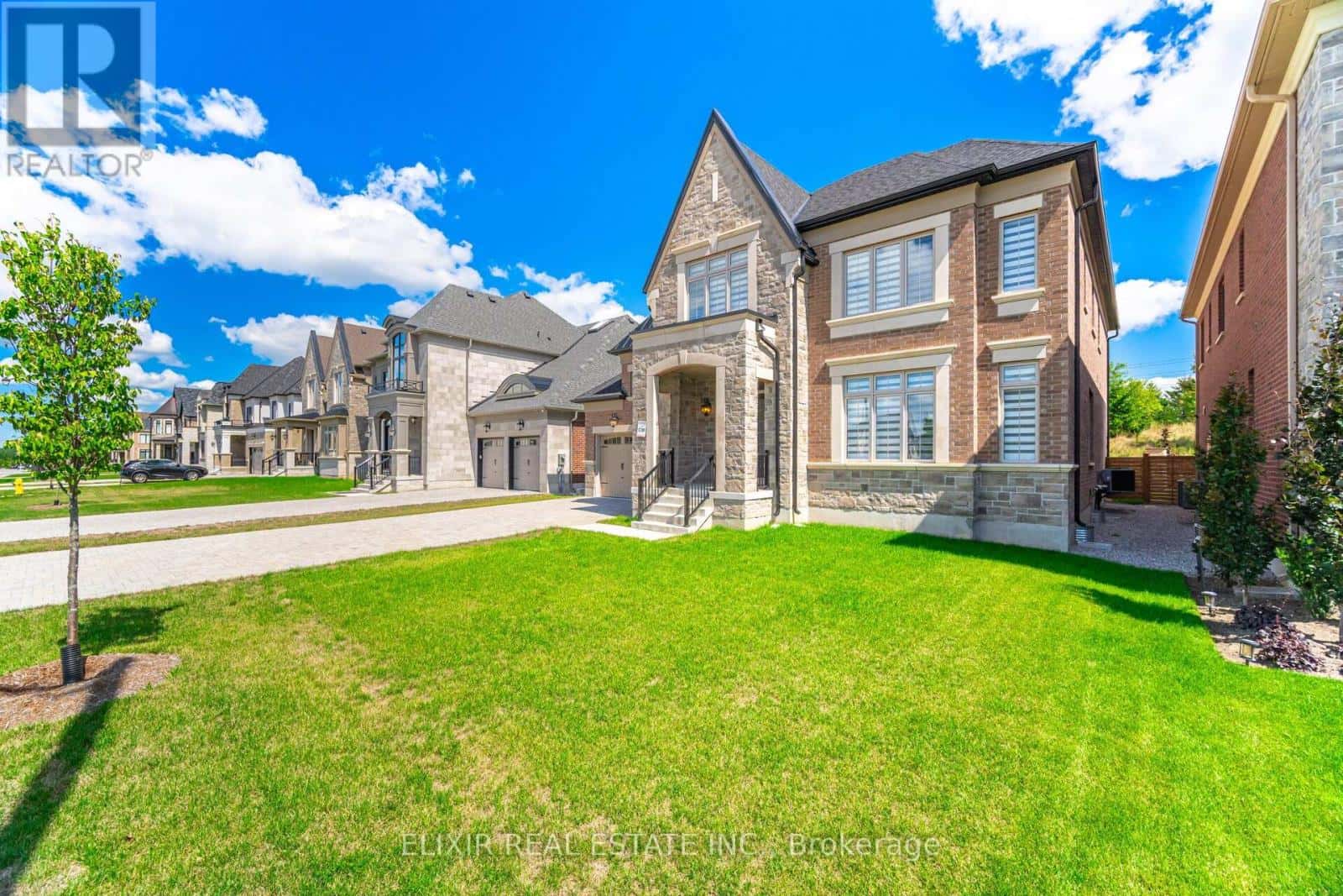 33 SCULPTURE GARDEN LANE — Vaughan (Kleinburg), Ontario - Photo 4 of 50