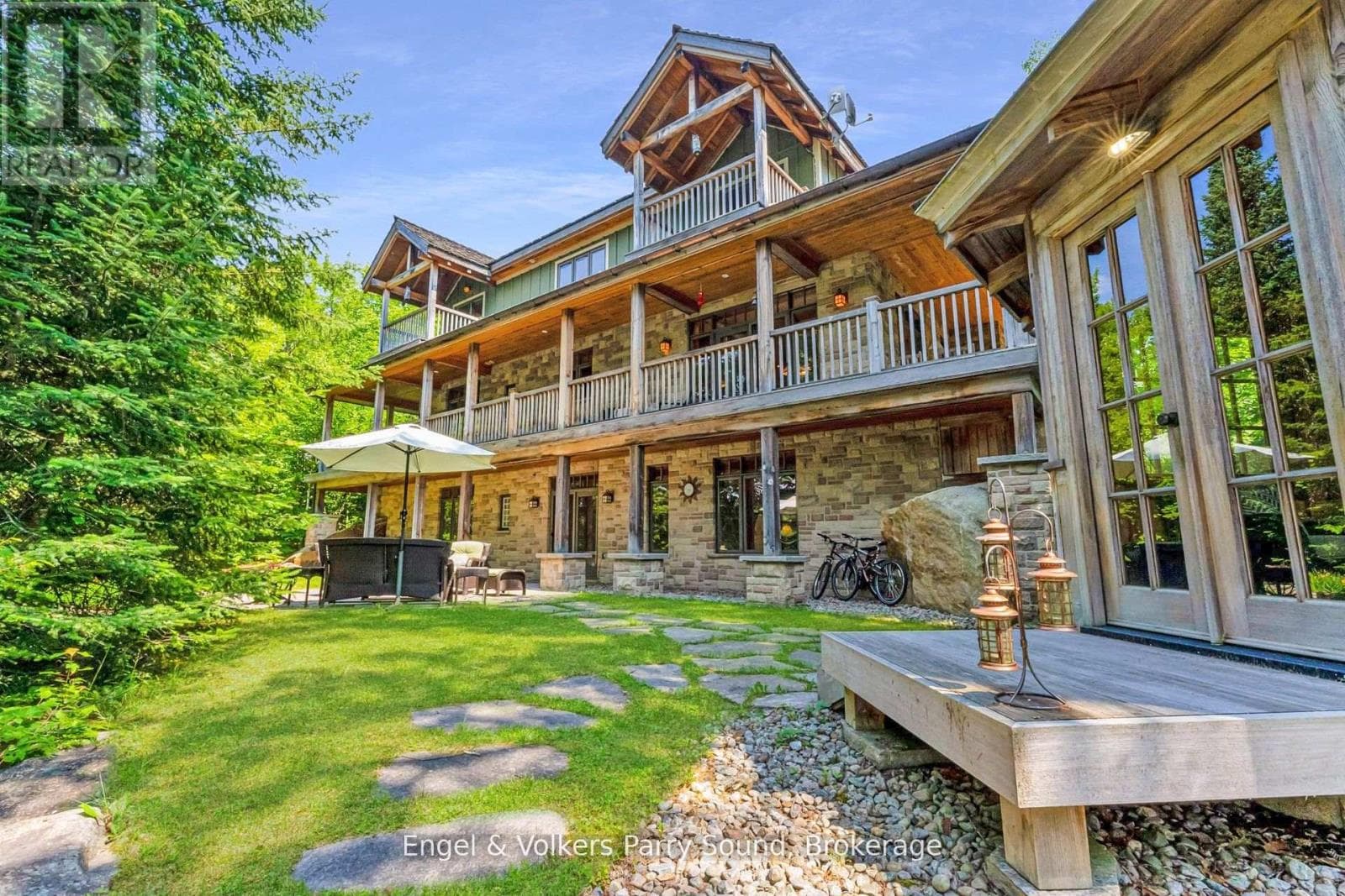 Whitestone (Dunchurch), Ontario — Whitestone (Dunchurch), Ontario - Main photo