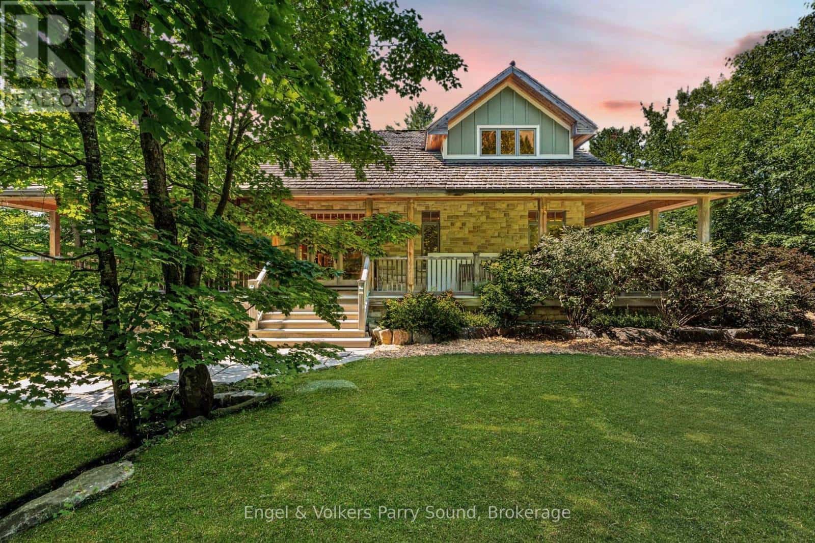 Whitestone (Dunchurch), Ontario — Whitestone (Dunchurch), Ontario - Photo 2 of 48