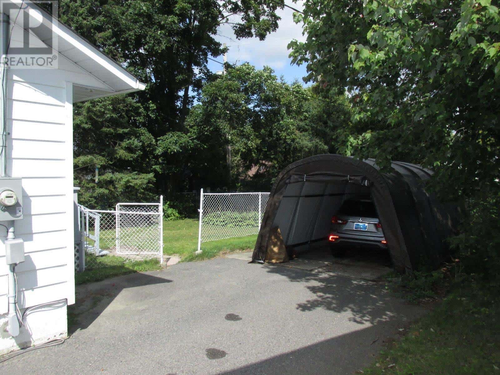 Elliot Lake, Ontario — Elliot Lake, Ontario - Photo 4 of 44