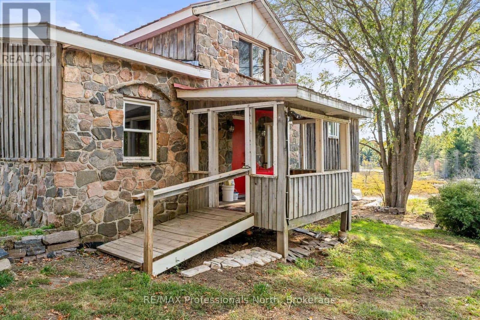 1127 FALLOWFIELD ROAD — Highlands East (Glamorgan), Ontario - Photo 5 of 50